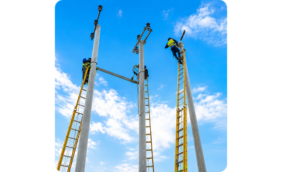 Penggunaan tangga fiberglass untuk proyek PLN